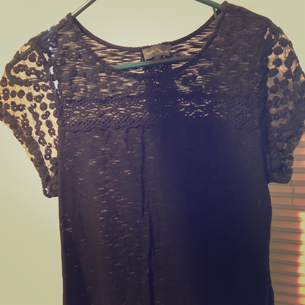 Lace top black T-shirt, size L.